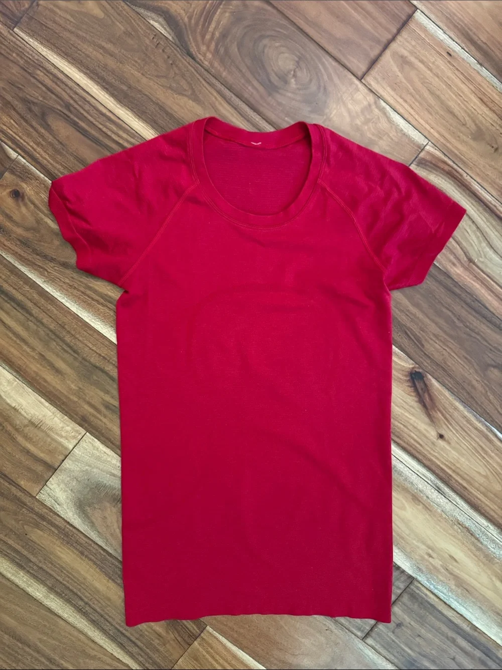 Lululemon swiftly tee hip length, red-size 8 tag removed-great condition